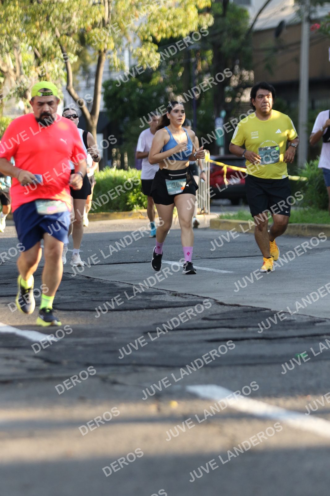 Foto de ADIDAS SPLITS GUADALAJARA 15K / 30K en Av. San Ignacio esquina Av. Ignacio L. Vallarta, Zapopan a las 07:50 · dorsal 296, 300