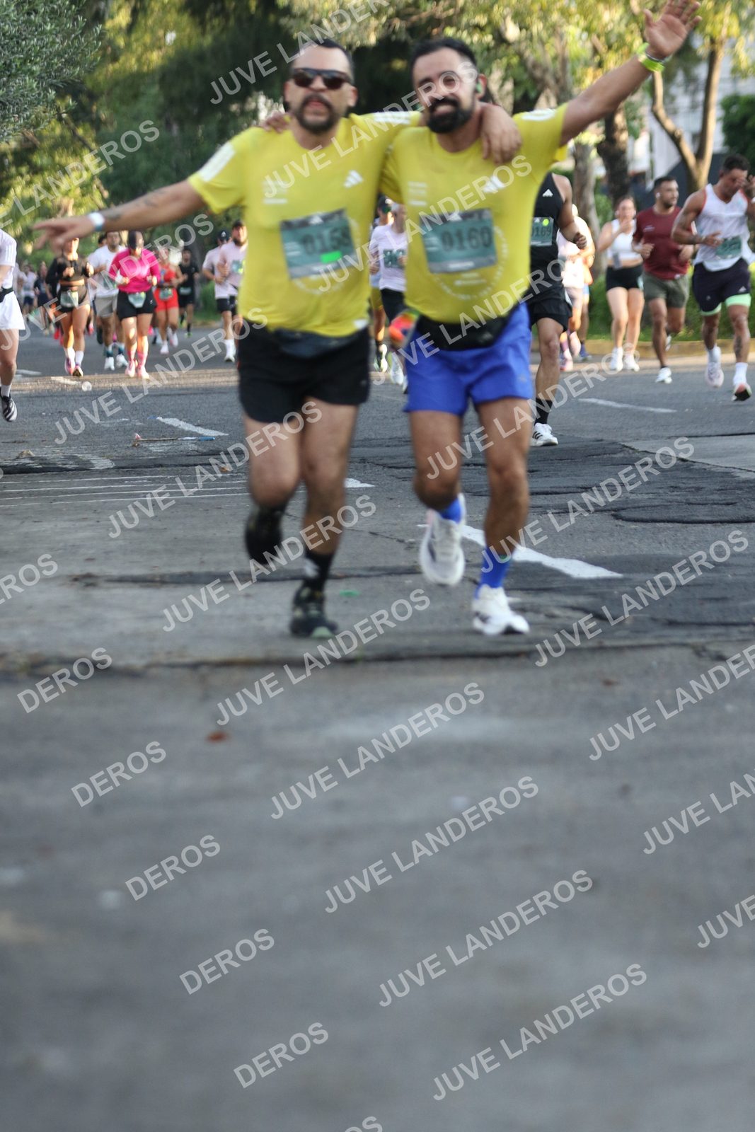 Foto de ADIDAS SPLITS GUADALAJARA 15K / 30K en Av. San Ignacio esquina Av. Ignacio L. Vallarta, Zapopan a las 07:32 · dorsal 160, 158