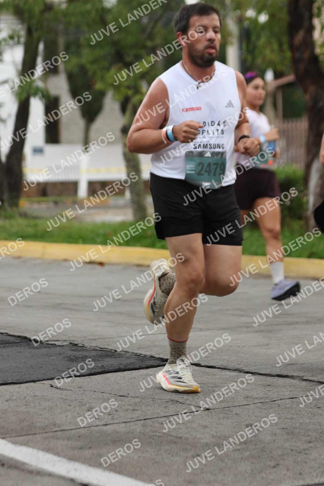 Foto de ADIDAS SPLITS GUADALAJARA 15K / 30K en Av. San Ignacio esquina Av. Ignacio L. Vallarta, Zapopan a las 06:54 · dorsal 2479