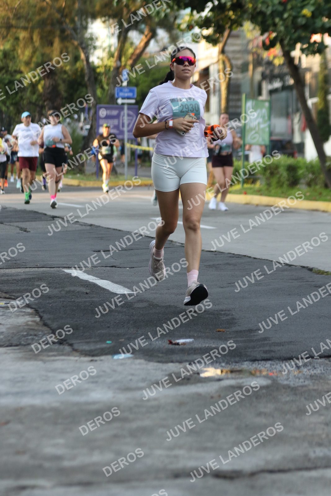 Foto de ADIDAS SPLITS GUADALAJARA 15K / 30K en Av. San Ignacio esquina Av. Ignacio L. Vallarta, Zapopan a las 07:13 · dorsal 2930
