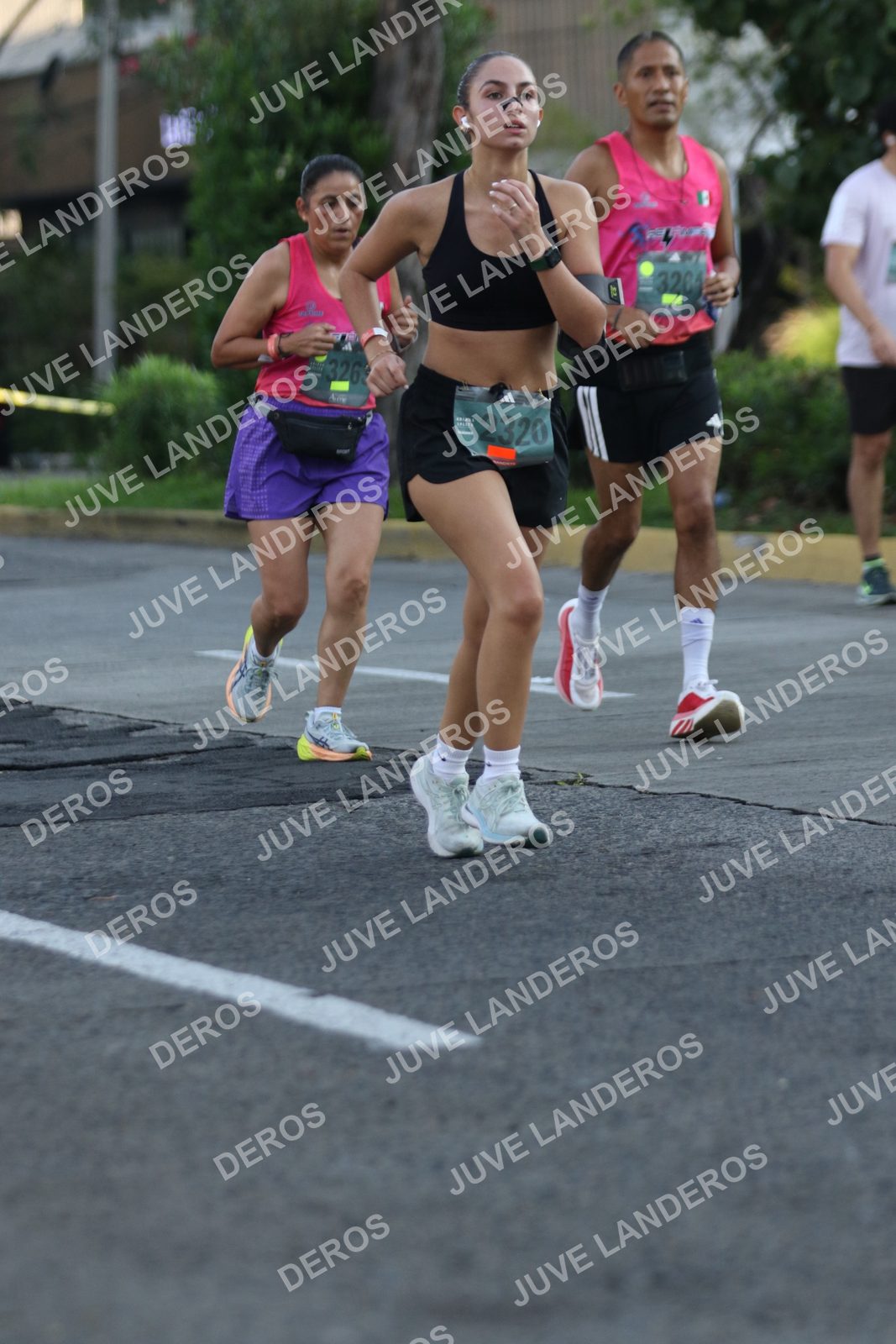Foto de ADIDAS SPLITS GUADALAJARA 15K / 30K en Av. San Ignacio esquina Av. Ignacio L. Vallarta, Zapopan a las 07:37 · dorsal 2320