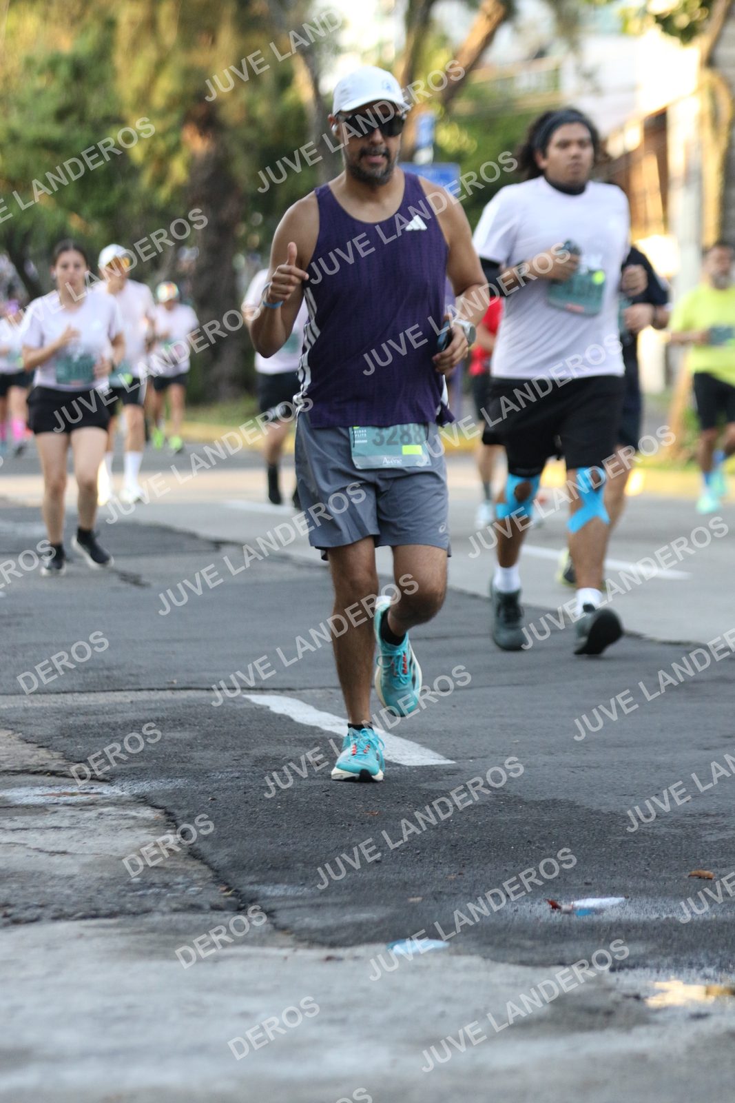 Foto de ADIDAS SPLITS GUADALAJARA 15K / 30K en Av. San Ignacio esquina Av. Ignacio L. Vallarta, Zapopan a las 07:17 · dorsal 3288