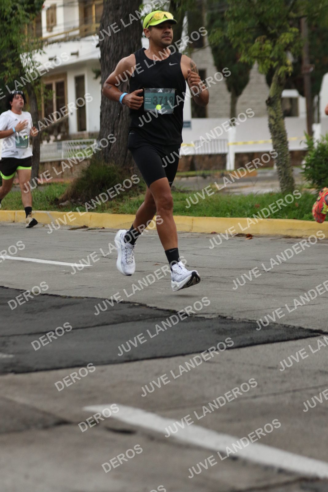 Foto de ADIDAS SPLITS GUADALAJARA 15K / 30K en Av. San Ignacio esquina Av. Ignacio L. Vallarta, Zapopan a las 06:53 · dorsal 3718, 63