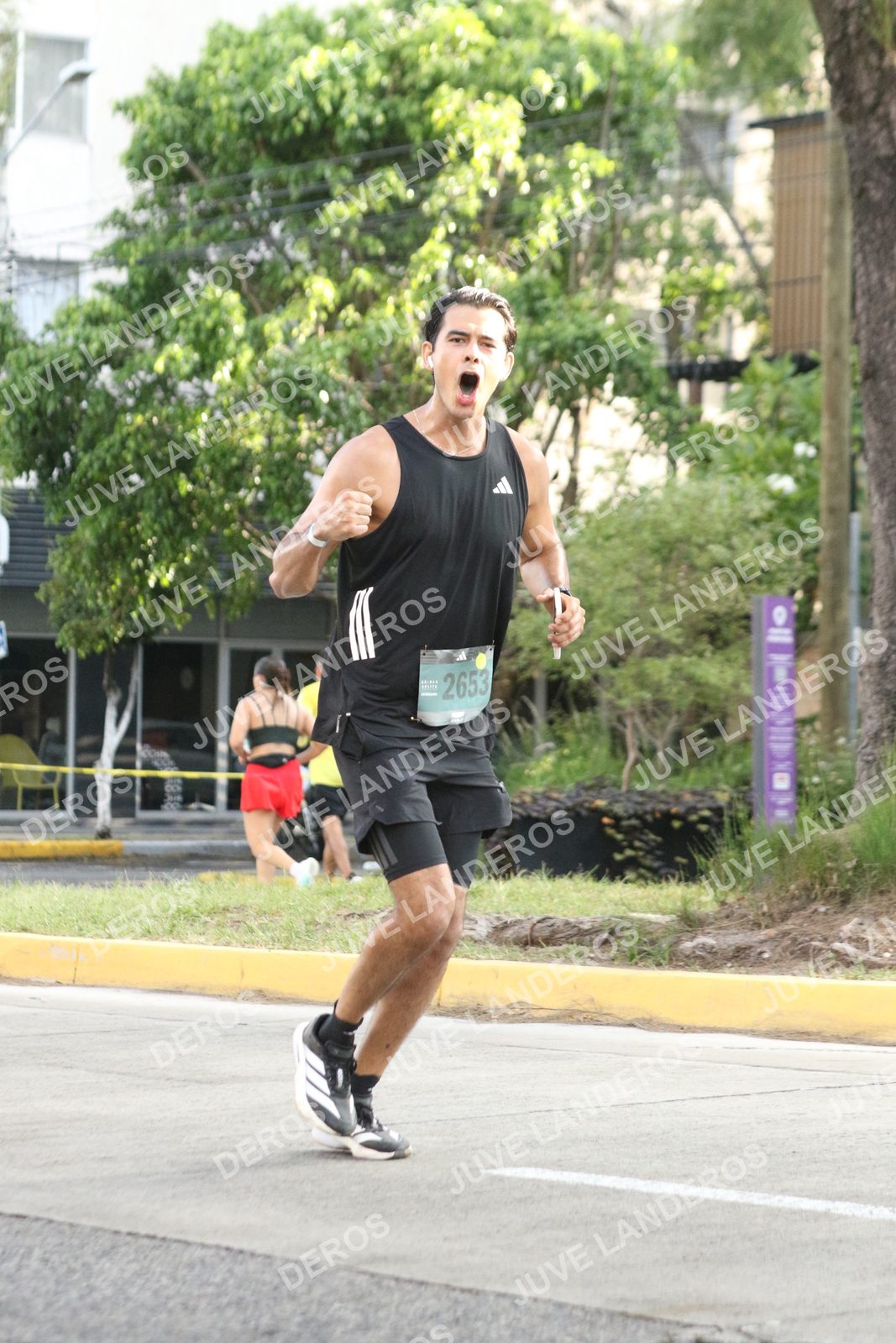 Foto de ADIDAS SPLITS GUADALAJARA 15K / 30K en Av. San Ignacio esquina Av. Ignacio L. Vallarta, Zapopan a las 08:38 · dorsal 2653