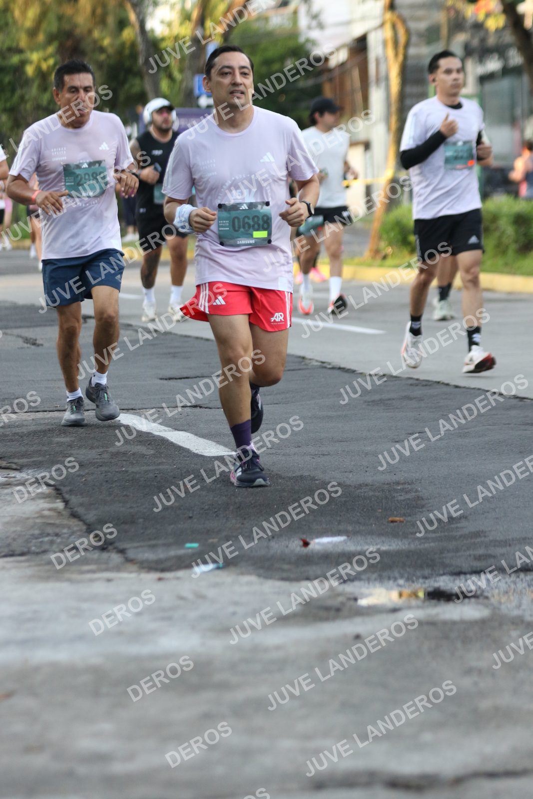 Foto de ADIDAS SPLITS GUADALAJARA 15K / 30K en Av. San Ignacio esquina Av. Ignacio L. Vallarta, Zapopan a las 07:11 · dorsal 688, 2989