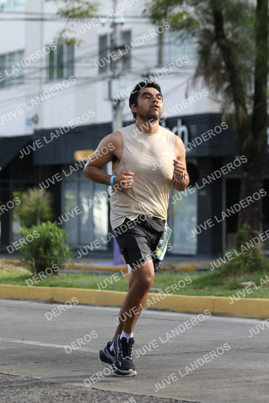 Foto de ADIDAS SPLITS GUADALAJARA 15K / 30K en Av. San Ignacio esquina Av. Ignacio L. Vallarta, Zapopan a las 08:47 · dorsal 18