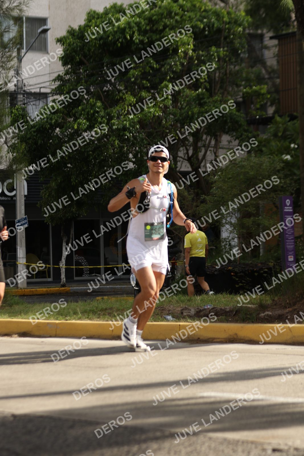 Foto de ADIDAS SPLITS GUADALAJARA 15K / 30K en Av. San Ignacio esquina Av. Ignacio L. Vallarta, Zapopan a las 09:07 · dorsal 1863