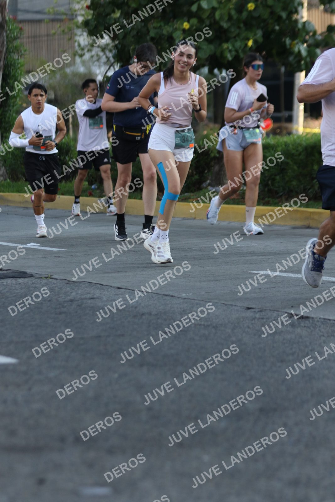 Foto de ADIDAS SPLITS GUADALAJARA 15K / 30K en Av. San Ignacio esquina Av. Ignacio L. Vallarta, Zapopan a las 07:40 · dorsal 343