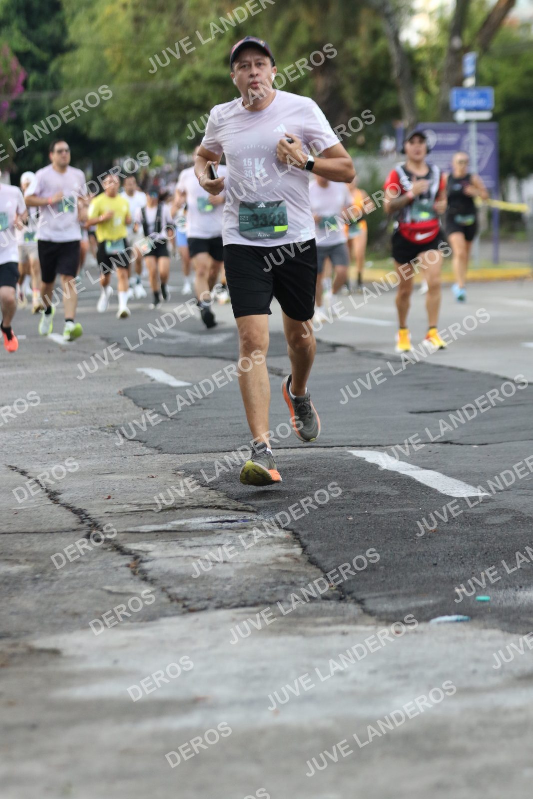 Foto de ADIDAS SPLITS GUADALAJARA 15K / 30K en Av. San Ignacio esquina Av. Ignacio L. Vallarta, Zapopan a las 07:05 · dorsal 3328
