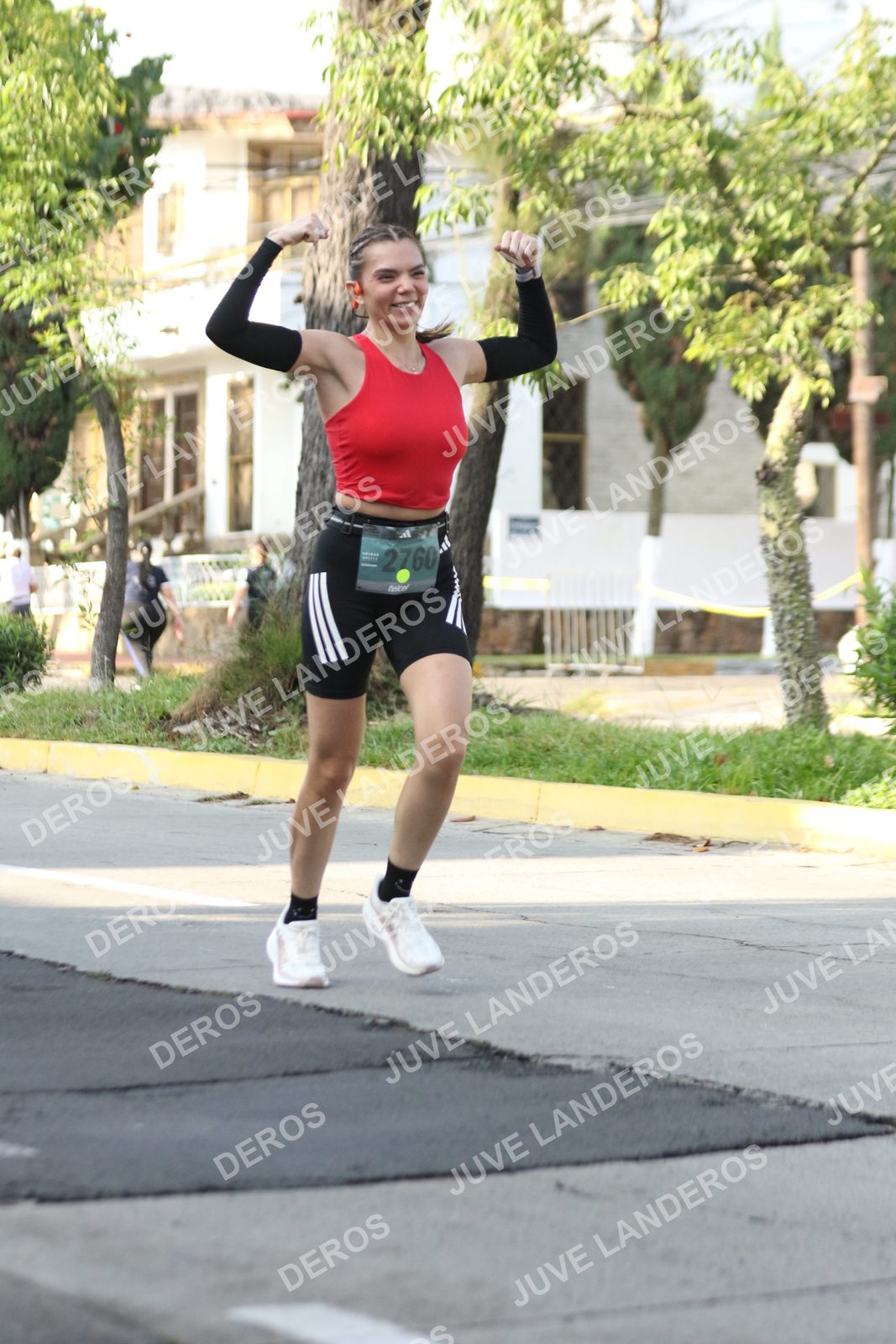 Foto de ADIDAS SPLITS GUADALAJARA 15K / 30K en Av. San Ignacio esquina Av. Ignacio L. Vallarta, Zapopan a las 08:27 · dorsal 2760