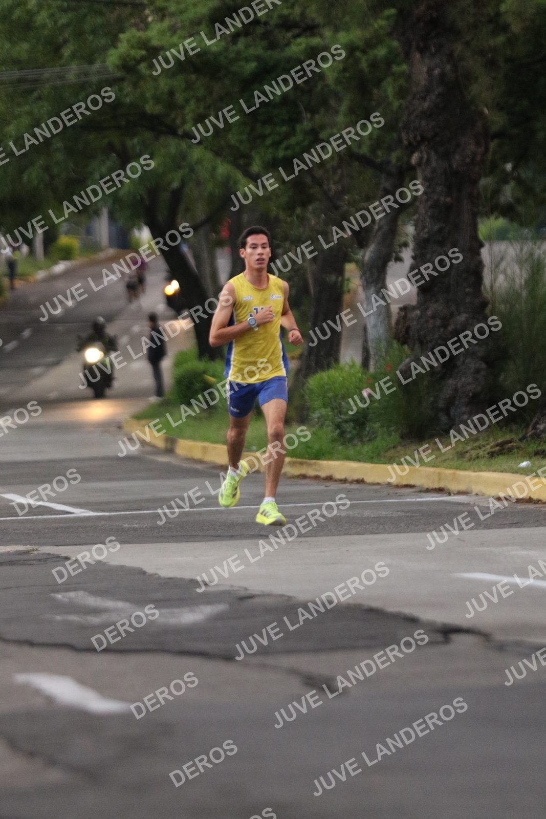 Foto de ADIDAS SPLITS GUADALAJARA 15K / 30K en Av. San Ignacio esquina Av. Ignacio L. Vallarta, Zapopan a las 06:45