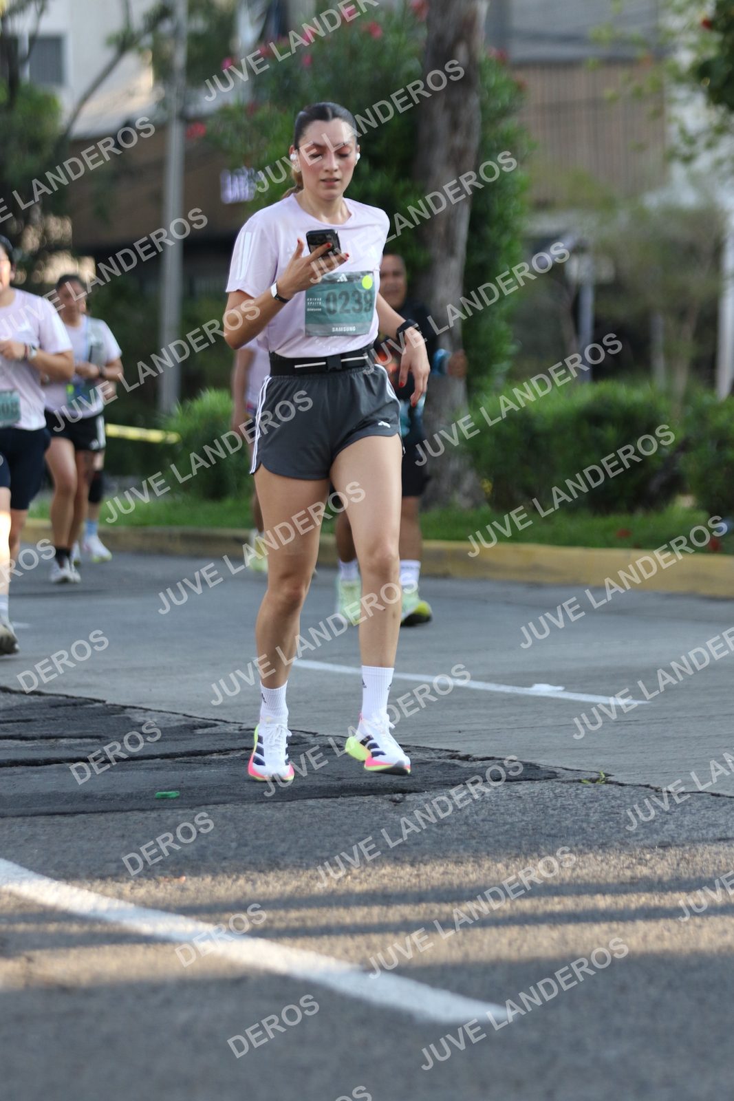 Foto de ADIDAS SPLITS GUADALAJARA 15K / 30K en Av. San Ignacio esquina Av. Ignacio L. Vallarta, Zapopan a las 07:50 · dorsal 239
