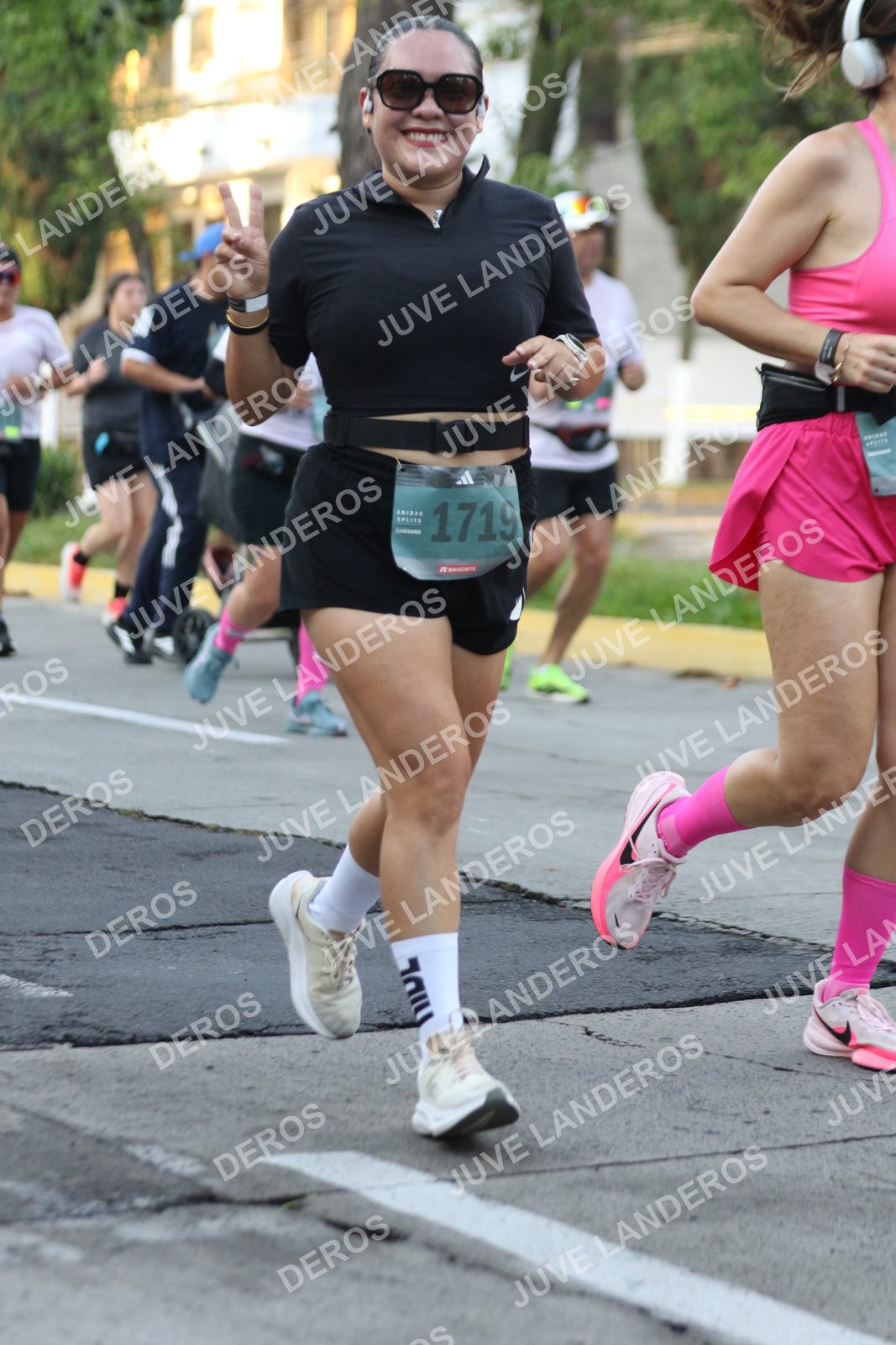 Foto de ADIDAS SPLITS GUADALAJARA 15K / 30K en Av. San Ignacio esquina Av. Ignacio L. Vallarta, Zapopan a las 07:18 · dorsal 1719