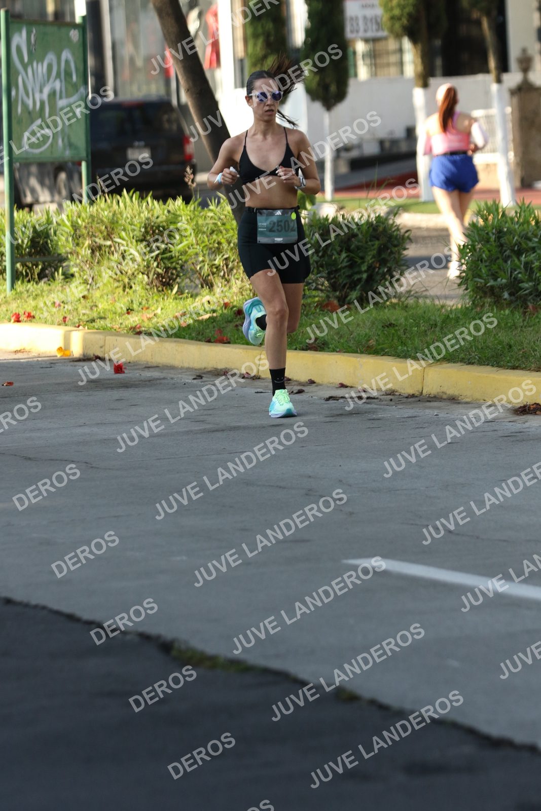Foto de ADIDAS SPLITS GUADALAJARA 15K / 30K en Av. San Ignacio esquina Av. Ignacio L. Vallarta, Zapopan a las 08:11 · dorsal 2502