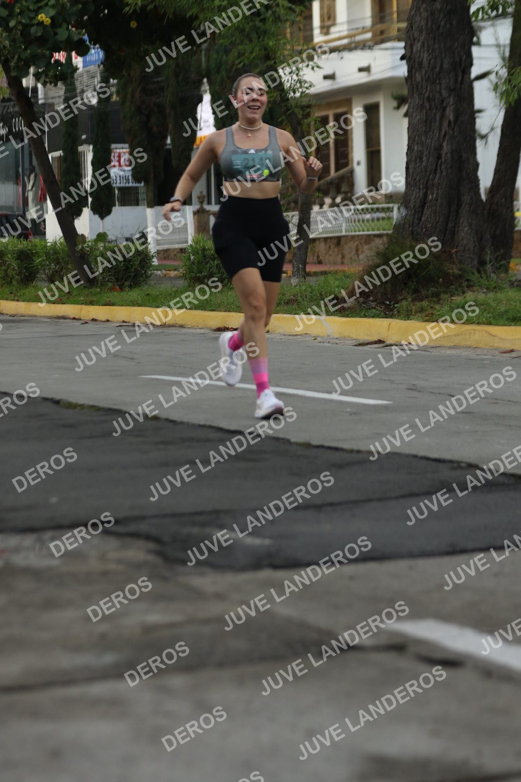 Foto de ADIDAS SPLITS GUADALAJARA 15K / 30K en Av. San Ignacio esquina Av. Ignacio L. Vallarta, Zapopan a las 07:00 · dorsal 3156, 2142, 33