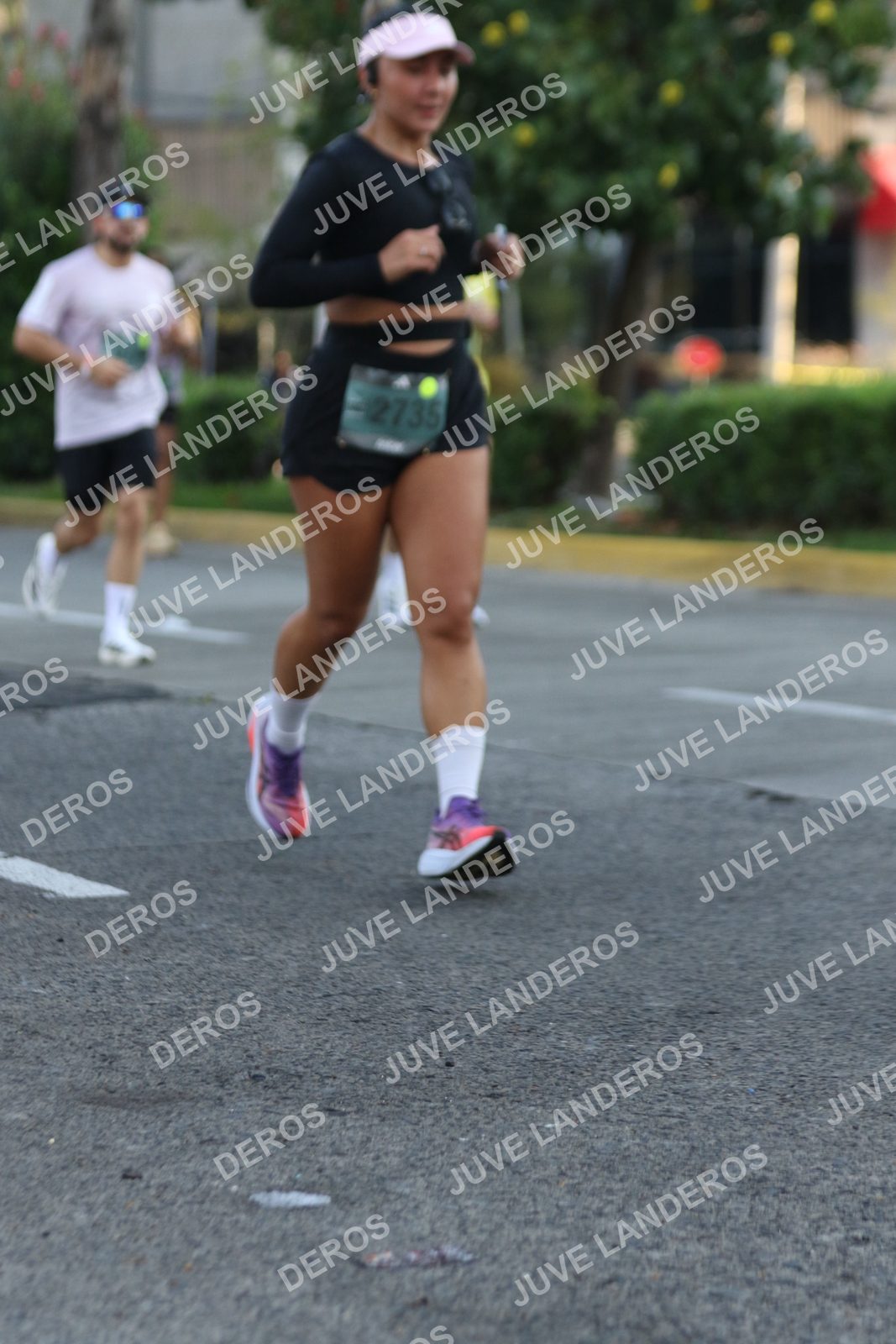 Foto de ADIDAS SPLITS GUADALAJARA 15K / 30K en Av. San Ignacio esquina Av. Ignacio L. Vallarta, Zapopan a las 07:33 · dorsal 2735