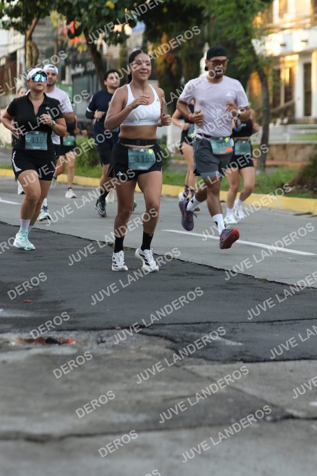Foto de ADIDAS SPLITS GUADALAJARA 15K / 30K en Av. San Ignacio esquina Av. Ignacio L. Vallarta, Zapopan a las 07:07 · dorsal 1159, 1155