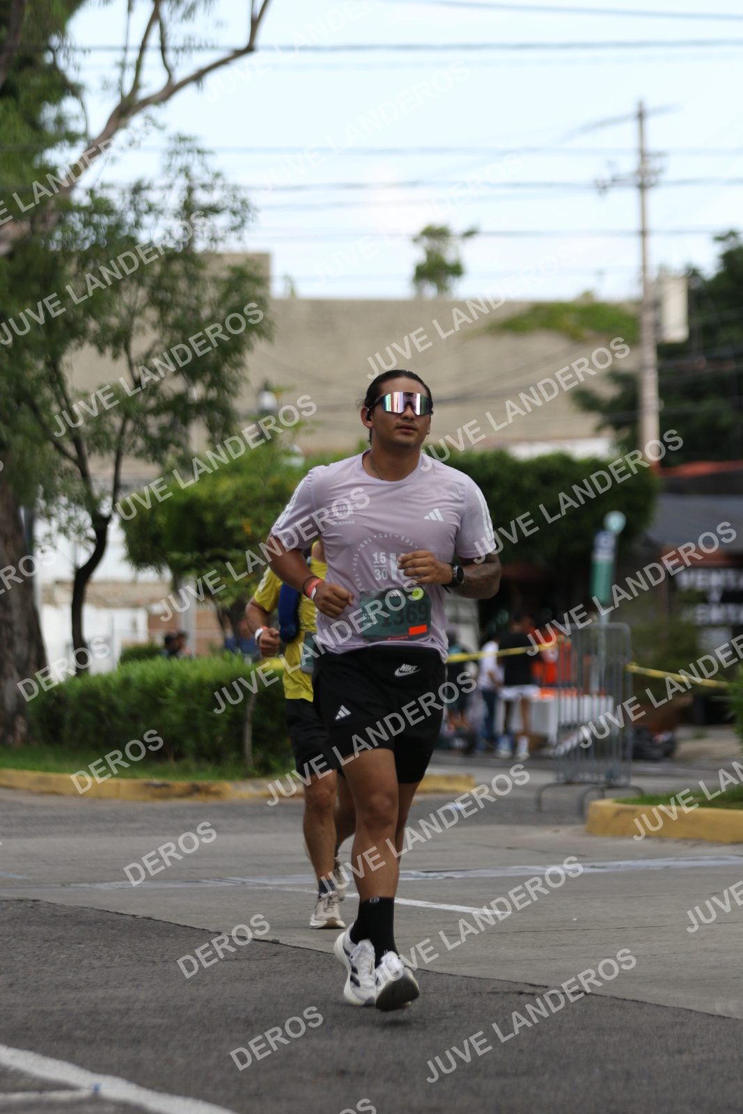 Foto de ADIDAS SPLITS GUADALAJARA 15K / 30K en Av. San Ignacio esquina Av. Ignacio L. Vallarta, Zapopan a las 09:08 · dorsal 1369, 15, 30