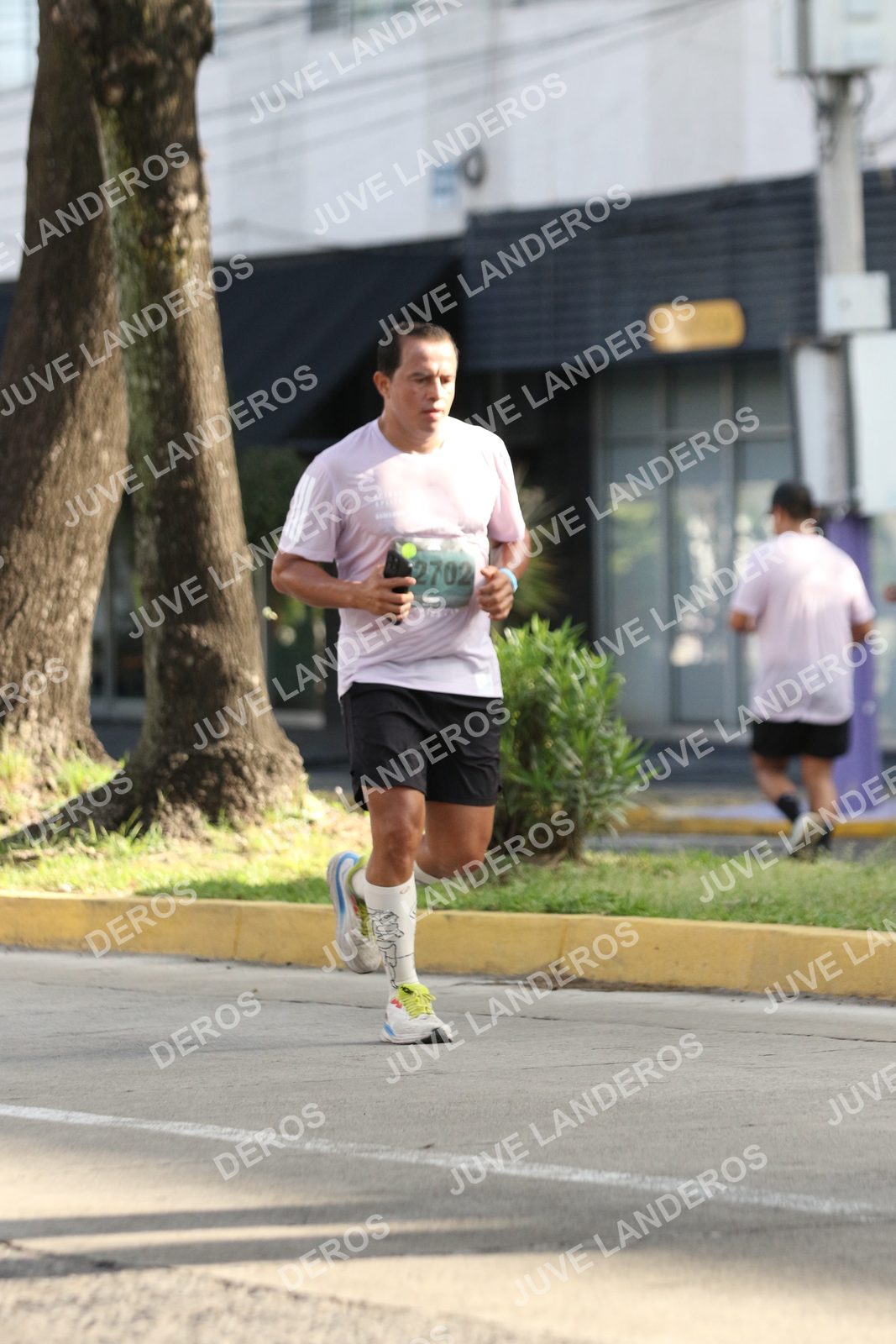 Foto de ADIDAS SPLITS GUADALAJARA 15K / 30K en Av. San Ignacio esquina Av. Ignacio L. Vallarta, Zapopan a las 08:49 · dorsal 2702