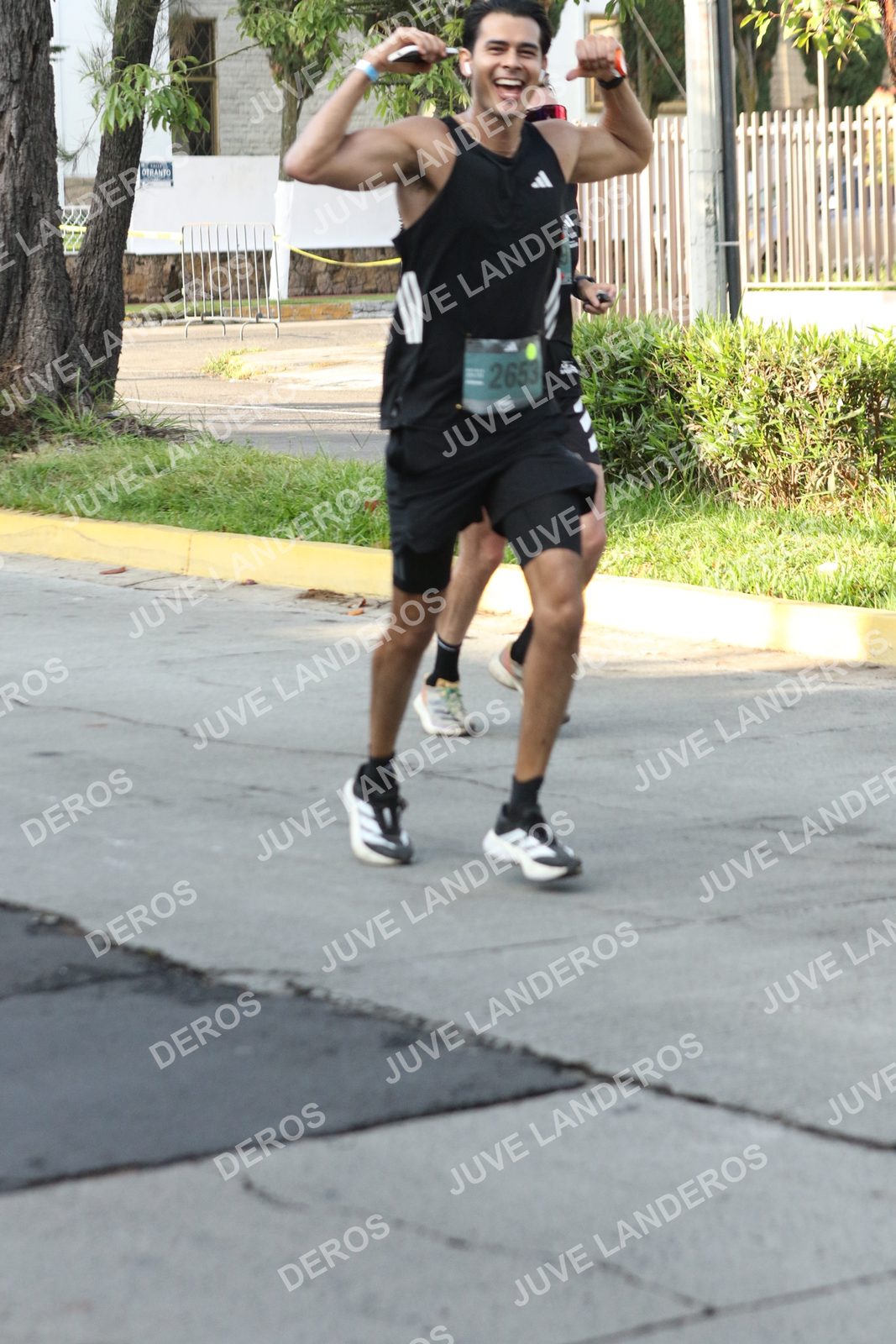 Foto de ADIDAS SPLITS GUADALAJARA 15K / 30K en Av. San Ignacio esquina Av. Ignacio L. Vallarta, Zapopan a las 08:13 · dorsal 2653