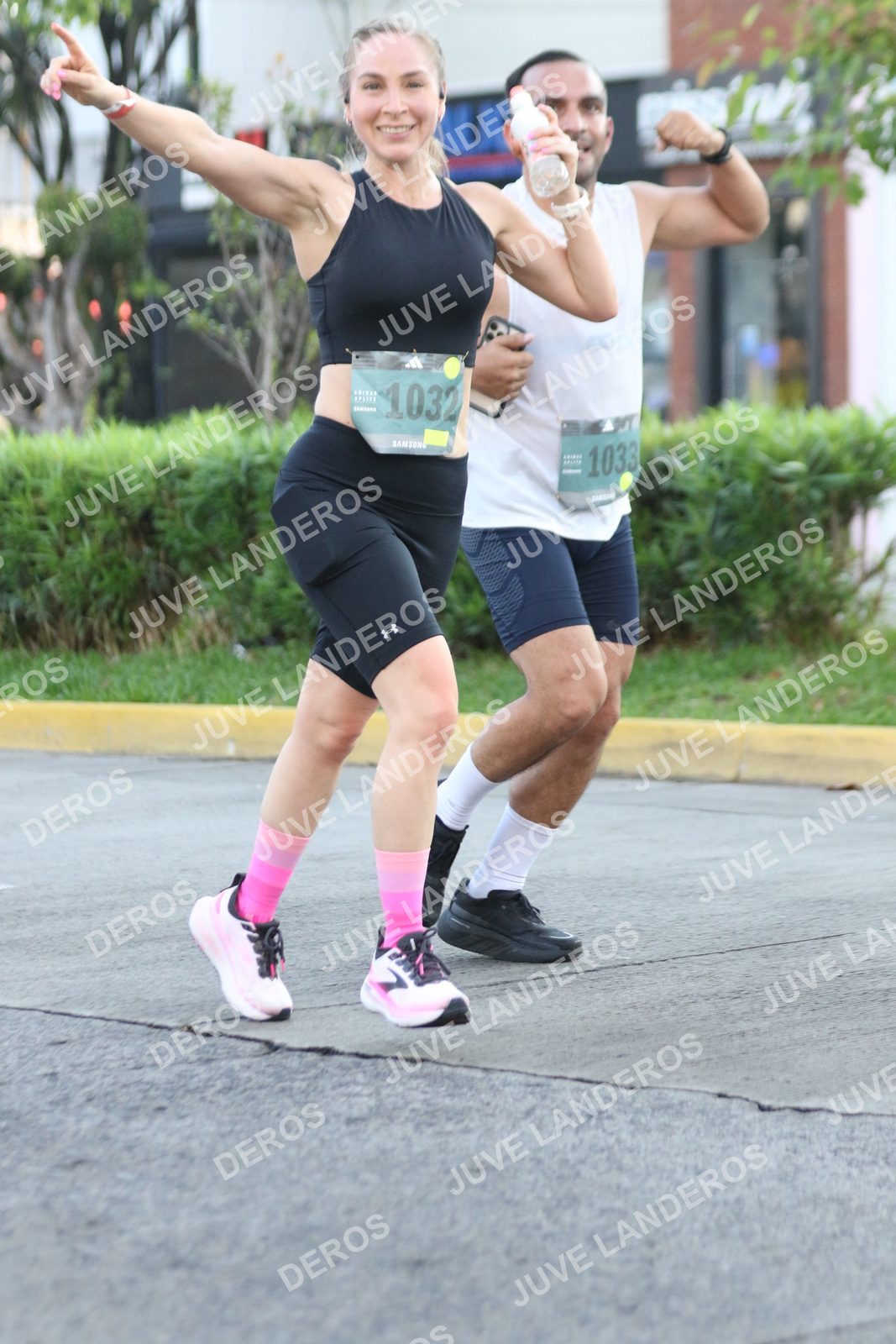 Foto de ADIDAS SPLITS GUADALAJARA 15K / 30K en Av. San Ignacio esquina Av. Ignacio L. Vallarta, Zapopan a las 07:33 · dorsal 1032, 1033