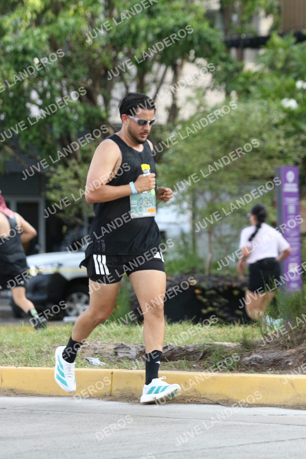 Foto de ADIDAS SPLITS GUADALAJARA 15K / 30K en Av. San Ignacio esquina Av. Ignacio L. Vallarta, Zapopan a las 08:42 · dorsal 2893