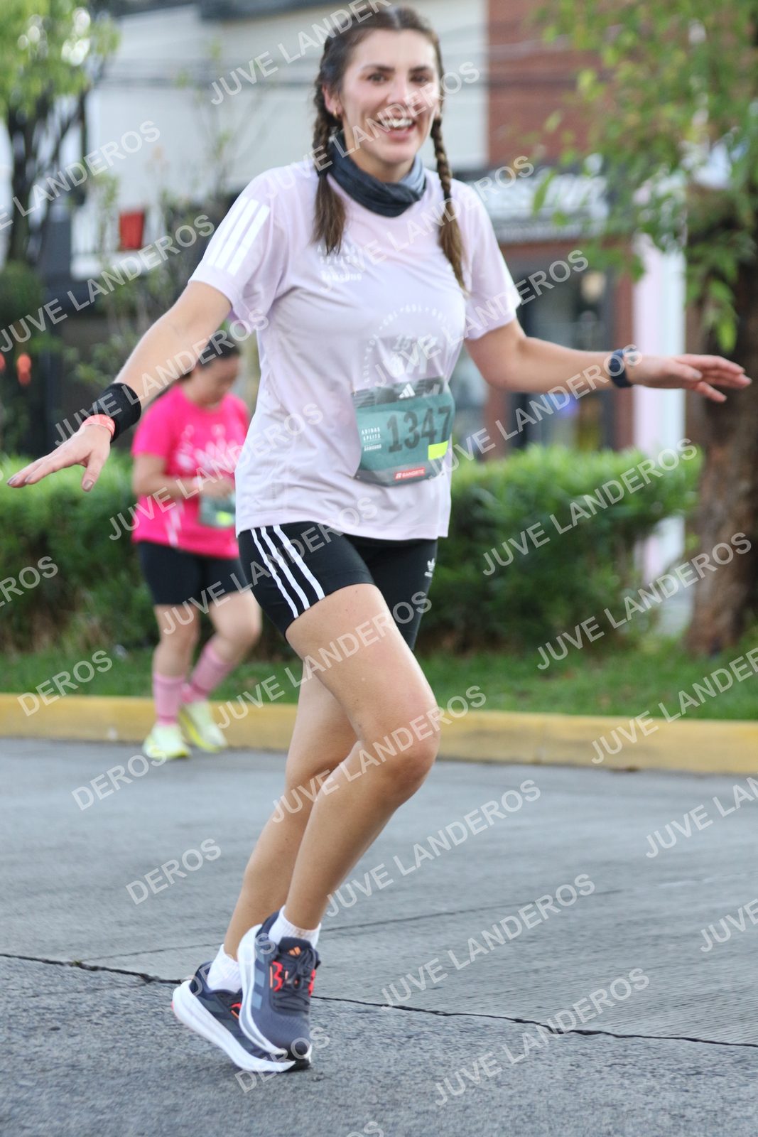 Foto de ADIDAS SPLITS GUADALAJARA 15K / 30K en Av. San Ignacio esquina Av. Ignacio L. Vallarta, Zapopan a las 07:39 · dorsal 1347