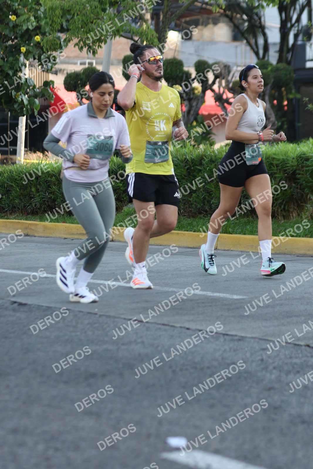 Foto de ADIDAS SPLITS GUADALAJARA 15K / 30K en Av. San Ignacio esquina Av. Ignacio L. Vallarta, Zapopan a las 07:40 · dorsal 3273, 3060, 15, 131