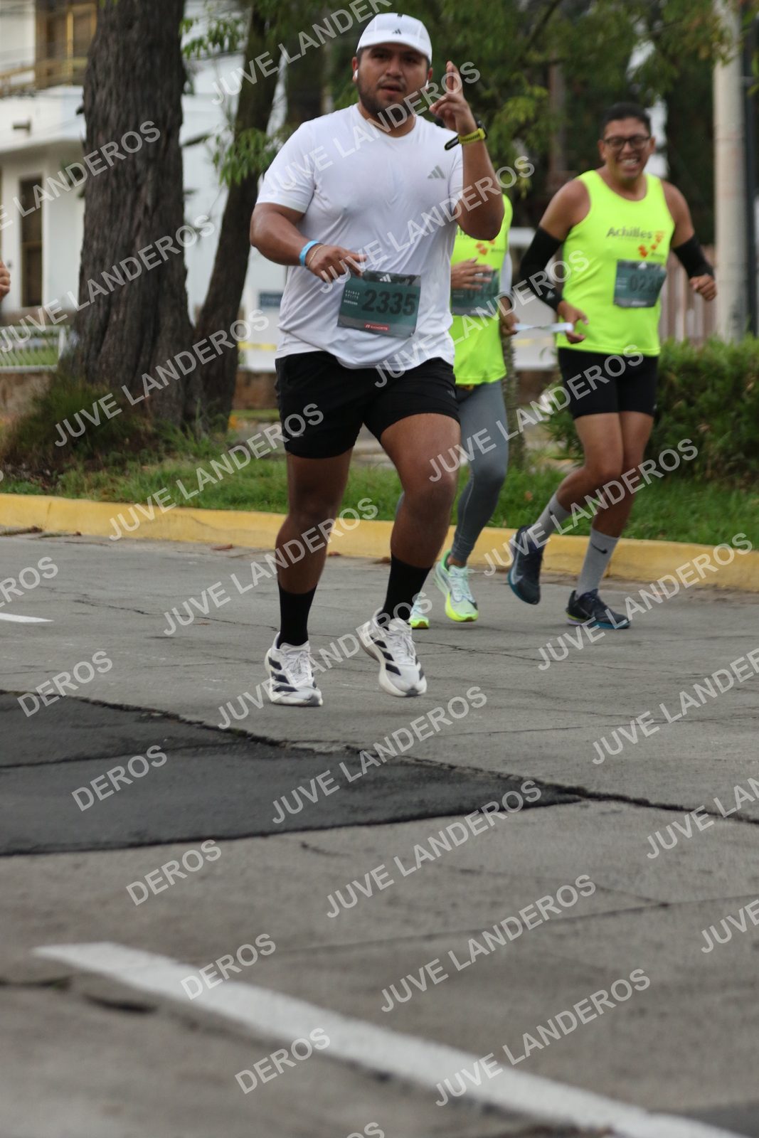 Foto de ADIDAS SPLITS GUADALAJARA 15K / 30K en Av. San Ignacio esquina Av. Ignacio L. Vallarta, Zapopan a las 06:57 · dorsal 2335