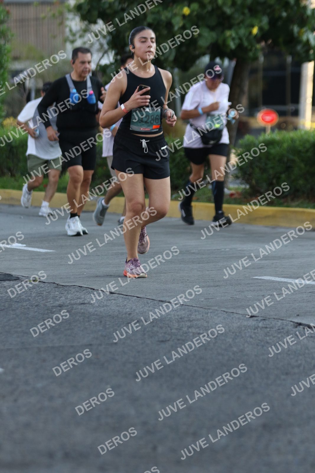 Foto de ADIDAS SPLITS GUADALAJARA 15K / 30K en Av. San Ignacio esquina Av. Ignacio L. Vallarta, Zapopan a las 07:42 · dorsal 1286