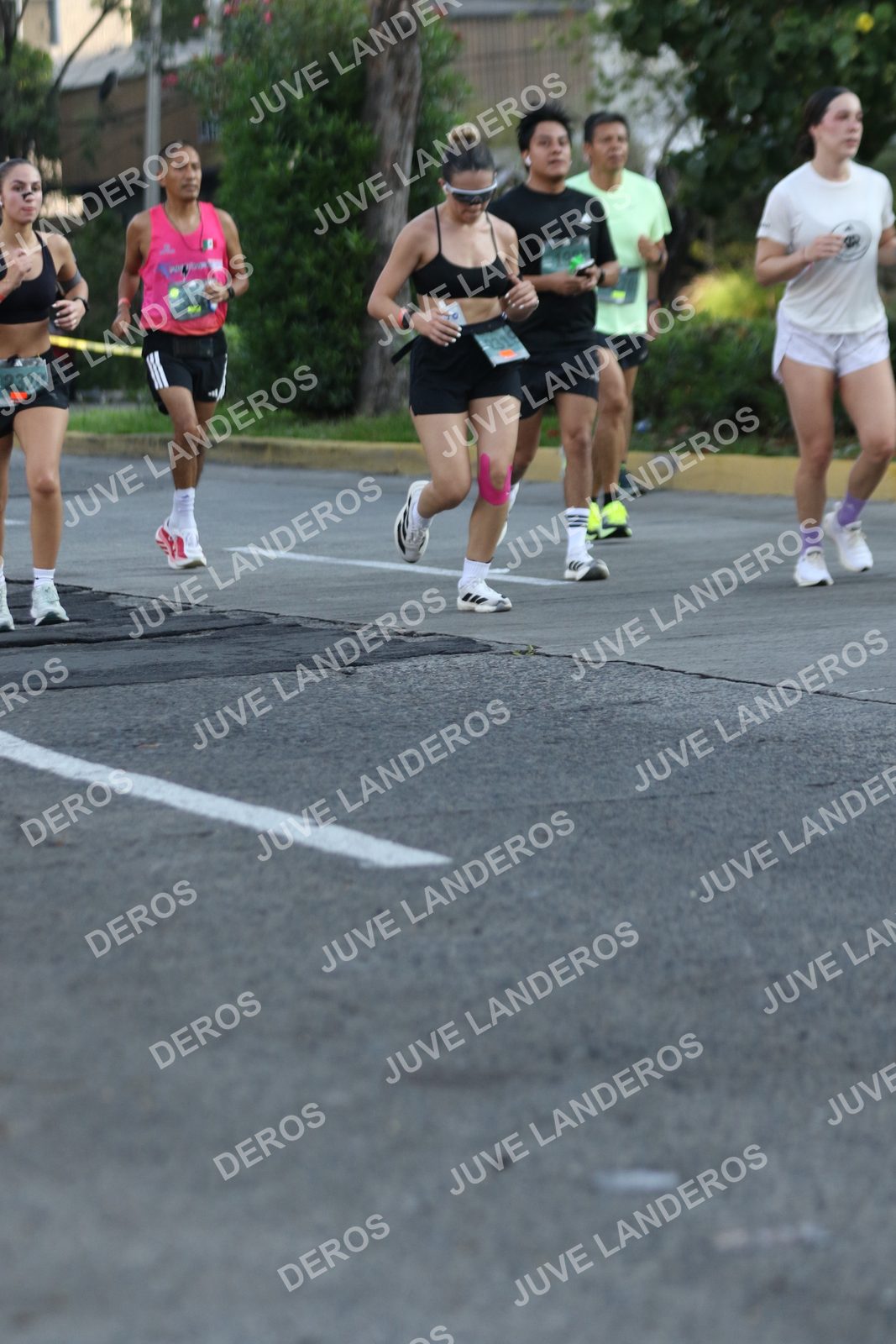 Foto de ADIDAS SPLITS GUADALAJARA 15K / 30K en Av. San Ignacio esquina Av. Ignacio L. Vallarta, Zapopan a las 07:37 · dorsal 2328