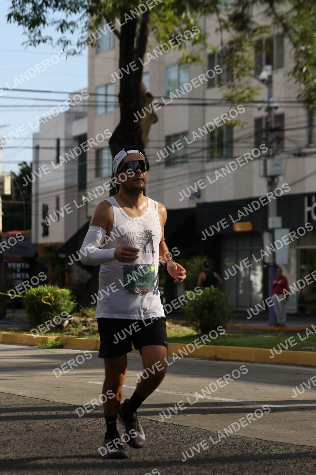 Foto de ADIDAS SPLITS GUADALAJARA 15K / 30K en Av. San Ignacio esquina Av. Ignacio L. Vallarta, Zapopan a las 08:56 · dorsal 1566