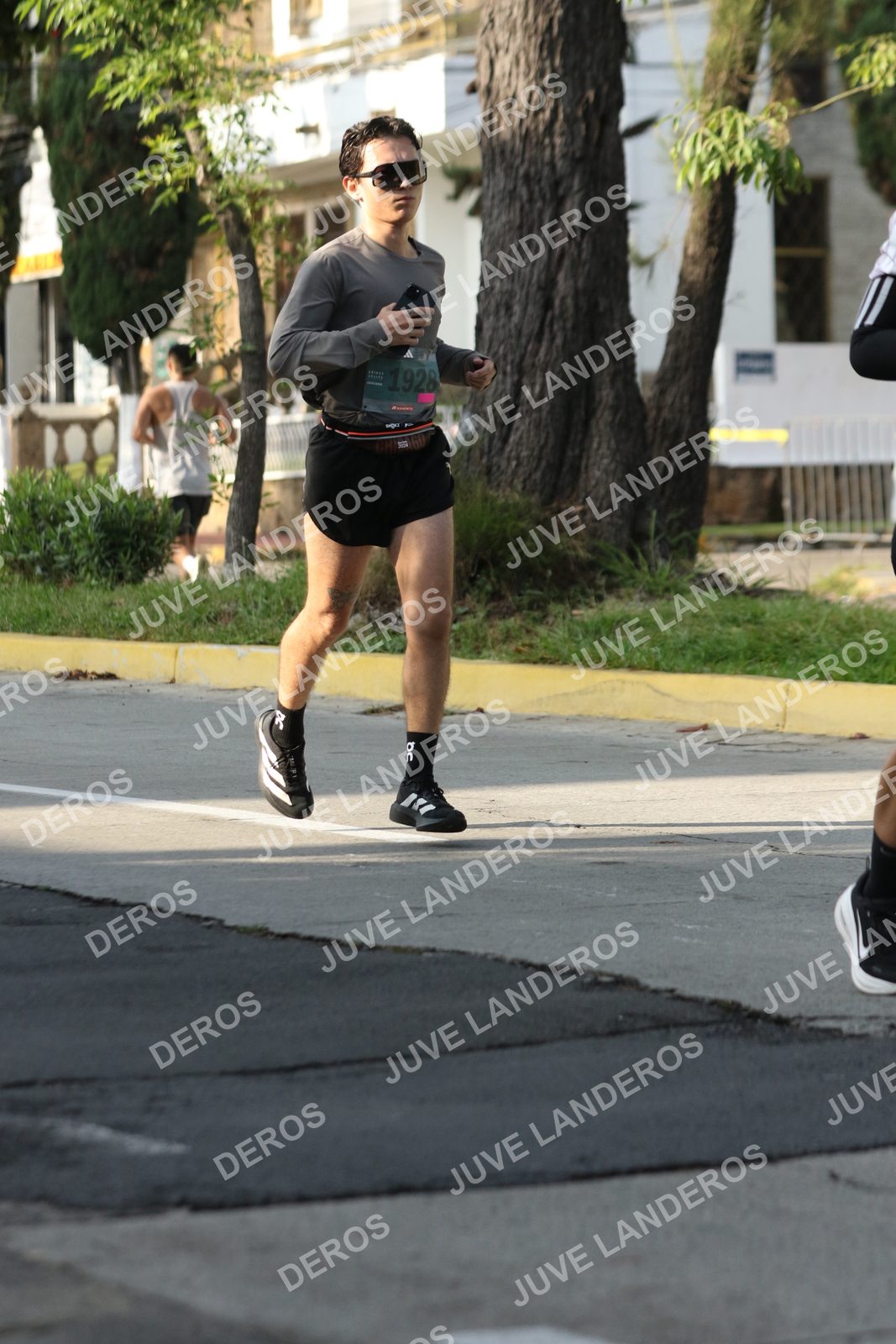 Foto de ADIDAS SPLITS GUADALAJARA 15K / 30K en Av. San Ignacio esquina Av. Ignacio L. Vallarta, Zapopan a las 08:28 · dorsal 1928
