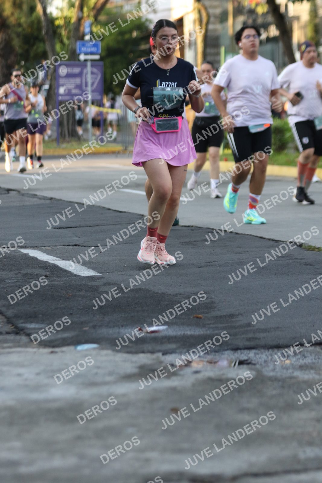 Foto de ADIDAS SPLITS GUADALAJARA 15K / 30K en Av. San Ignacio esquina Av. Ignacio L. Vallarta, Zapopan a las 07:16 · dorsal 3137