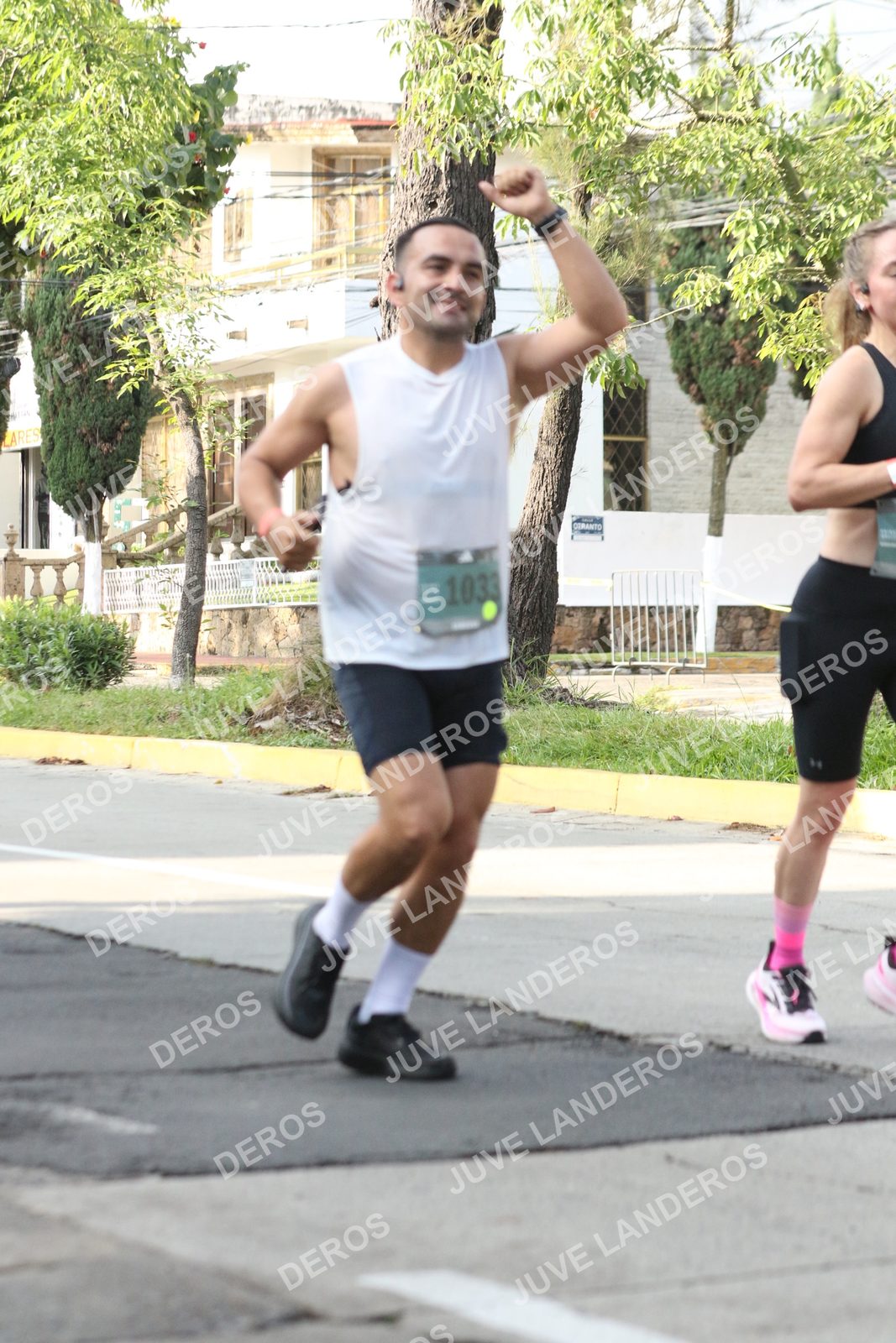 Foto de ADIDAS SPLITS GUADALAJARA 15K / 30K en Av. San Ignacio esquina Av. Ignacio L. Vallarta, Zapopan a las 08:32 · dorsal 1033