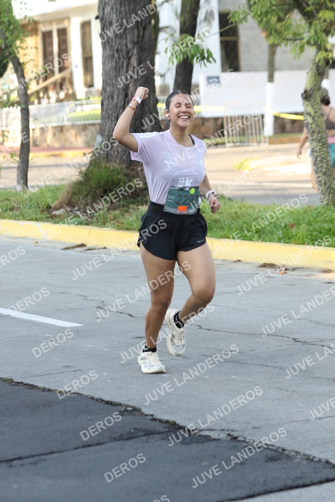 Foto de ADIDAS SPLITS GUADALAJARA 15K / 30K en Av. San Ignacio esquina Av. Ignacio L. Vallarta, Zapopan a las 08:11 · dorsal 2292, 15
