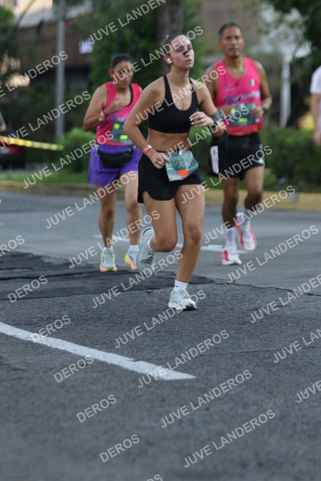 Foto de ADIDAS SPLITS GUADALAJARA 15K / 30K en Av. San Ignacio esquina Av. Ignacio L. Vallarta, Zapopan a las 07:37 · dorsal 2320