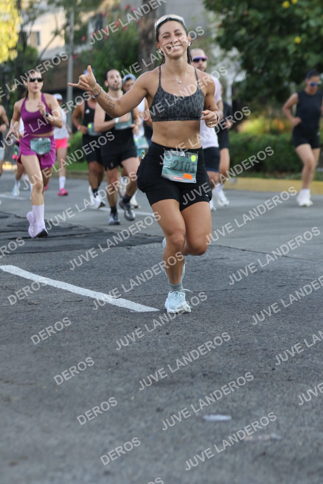 Foto de ADIDAS SPLITS GUADALAJARA 15K / 30K en Av. San Ignacio esquina Av. Ignacio L. Vallarta, Zapopan a las 07:34 · dorsal 2101