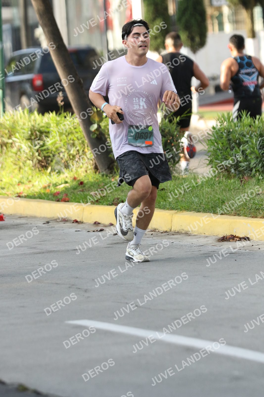 Foto de ADIDAS SPLITS GUADALAJARA 15K / 30K en Av. San Ignacio esquina Av. Ignacio L. Vallarta, Zapopan a las 08:15 · dorsal 697, 15, 30