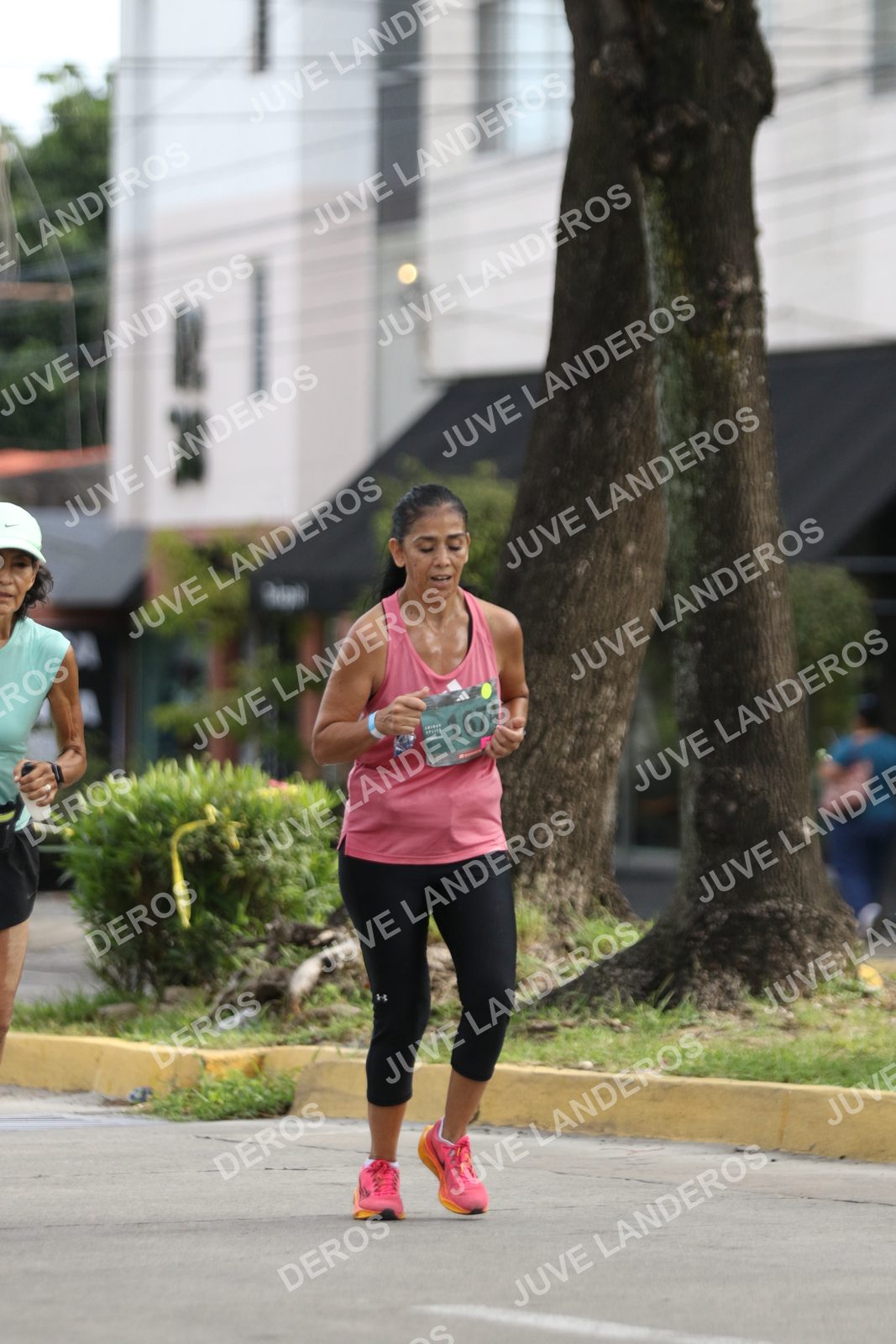 Foto de ADIDAS SPLITS GUADALAJARA 15K / 30K en Av. San Ignacio esquina Av. Ignacio L. Vallarta, Zapopan a las 09:02 · dorsal 1674