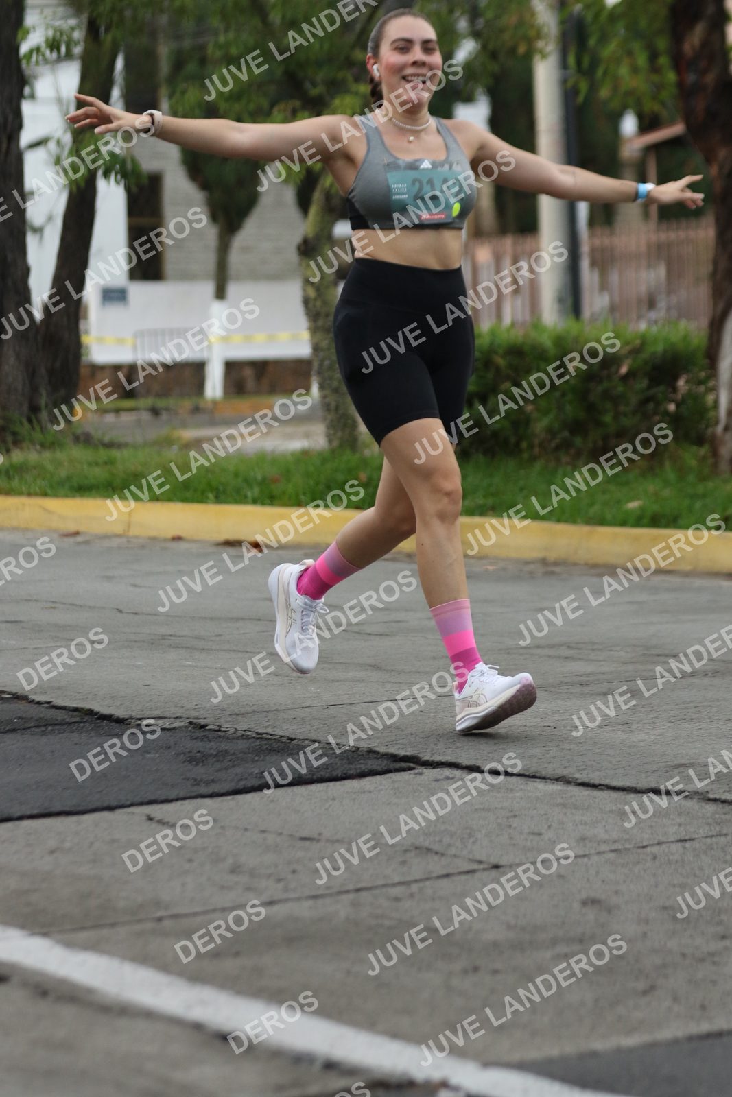Foto de ADIDAS SPLITS GUADALAJARA 15K / 30K en Av. San Ignacio esquina Av. Ignacio L. Vallarta, Zapopan a las 07:00 · dorsal 2142