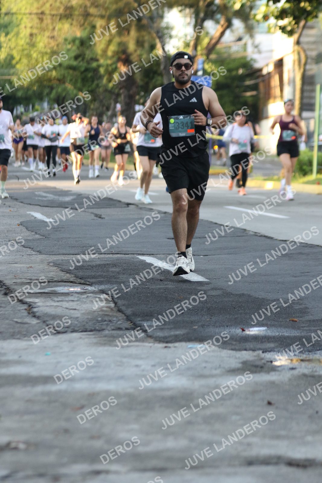 Foto de ADIDAS SPLITS GUADALAJARA 15K / 30K en Av. San Ignacio esquina Av. Ignacio L. Vallarta, Zapopan a las 07:18 · dorsal 3341
