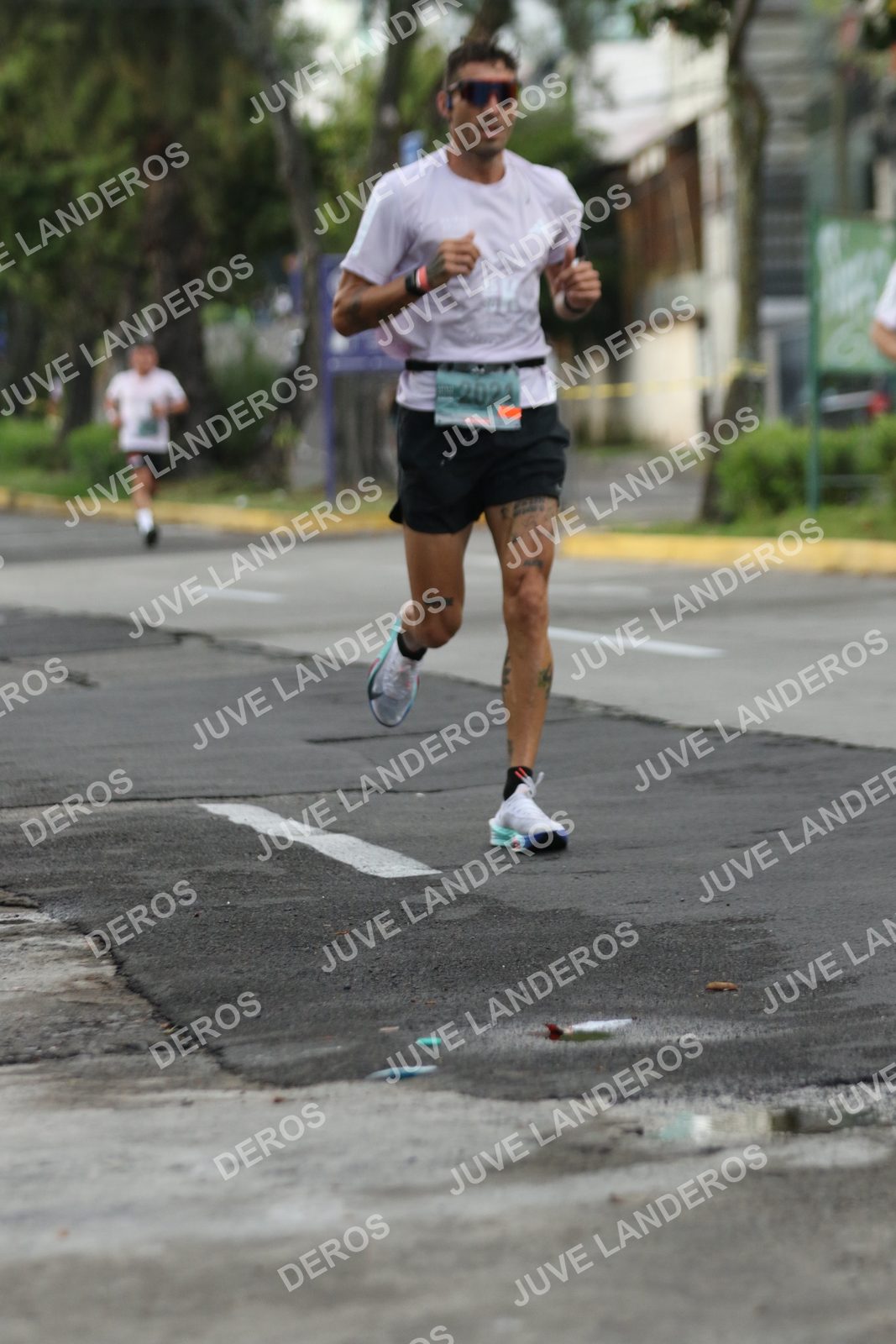 Foto de ADIDAS SPLITS GUADALAJARA 15K / 30K en Av. San Ignacio esquina Av. Ignacio L. Vallarta, Zapopan a las 07:01 · dorsal 2024