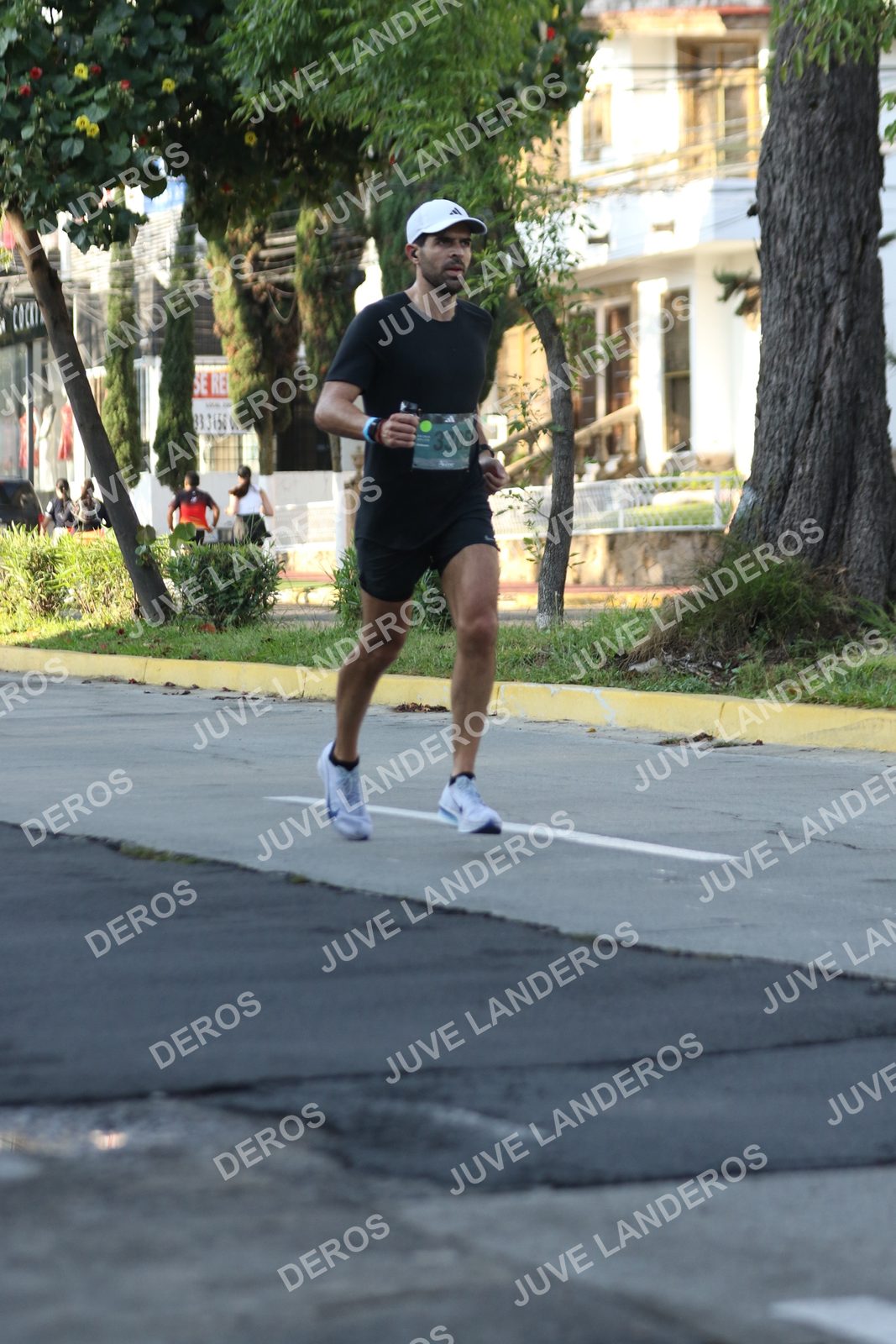 Foto de ADIDAS SPLITS GUADALAJARA 15K / 30K en Av. San Ignacio esquina Av. Ignacio L. Vallarta, Zapopan a las 07:58 · dorsal 3305