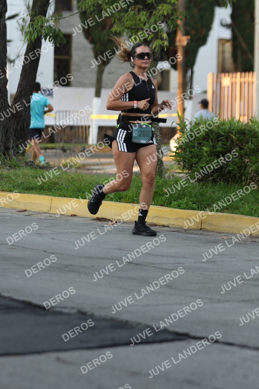 Foto de ADIDAS SPLITS GUADALAJARA 15K / 30K en Av. San Ignacio esquina Av. Ignacio L. Vallarta, Zapopan a las 07:13 · dorsal 2867