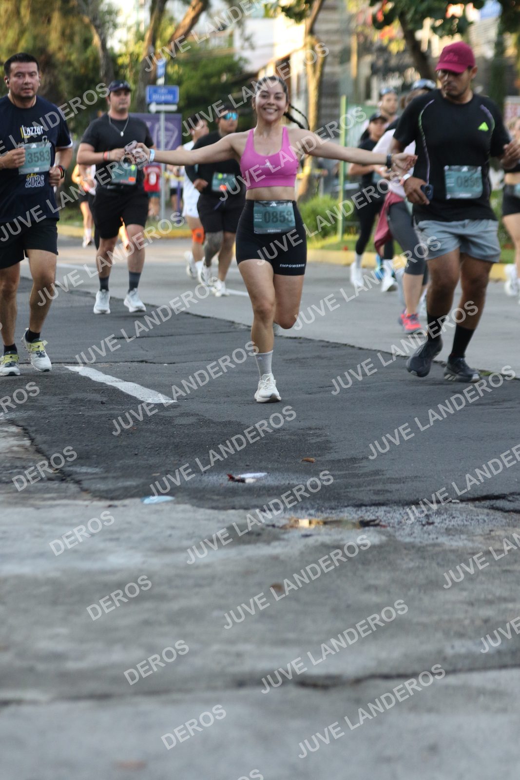 Foto de ADIDAS SPLITS GUADALAJARA 15K / 30K en Av. San Ignacio esquina Av. Ignacio L. Vallarta, Zapopan a las 07:15 · dorsal 3583, 858