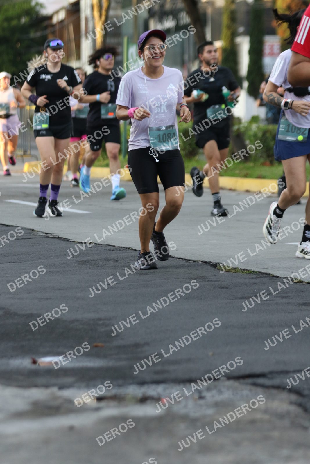 Foto de ADIDAS SPLITS GUADALAJARA 15K / 30K en Av. San Ignacio esquina Av. Ignacio L. Vallarta, Zapopan a las 07:11 · dorsal 1084, 2487, 1082, 30