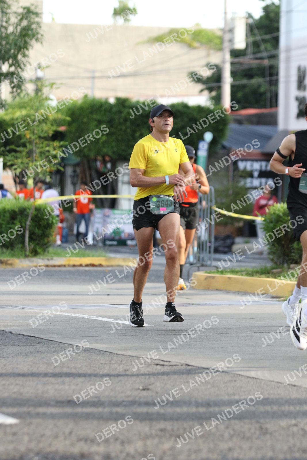 Foto de ADIDAS SPLITS GUADALAJARA 15K / 30K en Av. San Ignacio esquina Av. Ignacio L. Vallarta, Zapopan a las 08:47 · dorsal 3643