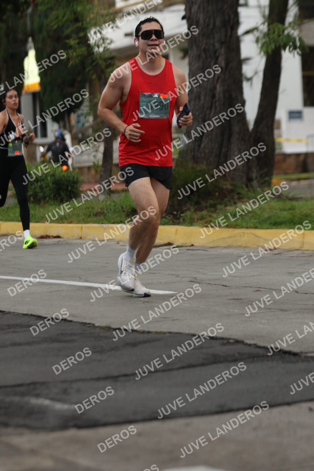 Foto de ADIDAS SPLITS GUADALAJARA 15K / 30K en Av. San Ignacio esquina Av. Ignacio L. Vallarta, Zapopan a las 06:52 · dorsal 990