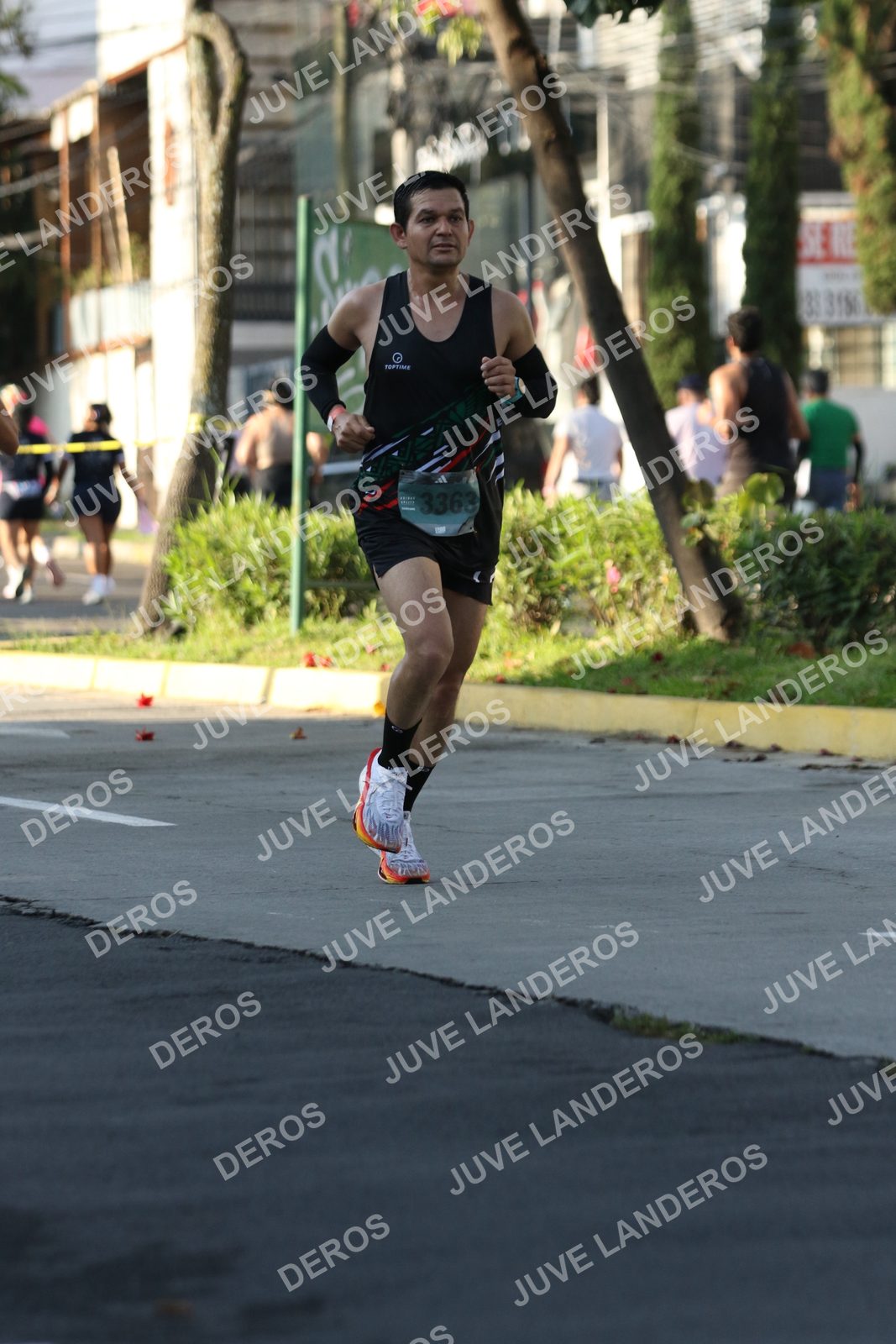 Foto de ADIDAS SPLITS GUADALAJARA 15K / 30K en Av. San Ignacio esquina Av. Ignacio L. Vallarta, Zapopan a las 08:08 · dorsal 3363
